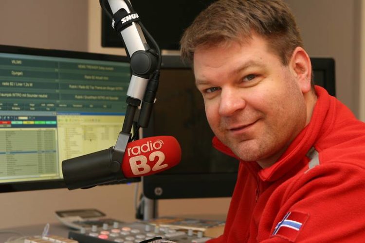 Radio B2