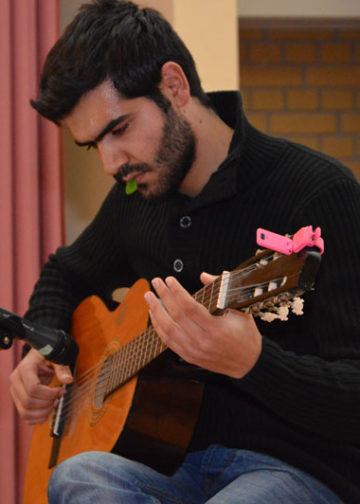 Mohammad Firas aus Syrien spielt Nothing else matters F Stadt Finsterwalde