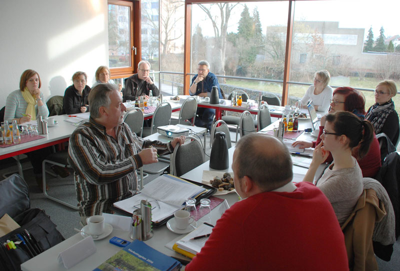 Die Mitglieder das Marketingausschusses bei der Themendiskussion zum Elbe Elster Land 2 F Pressestelle Landkreis Elbe Elster