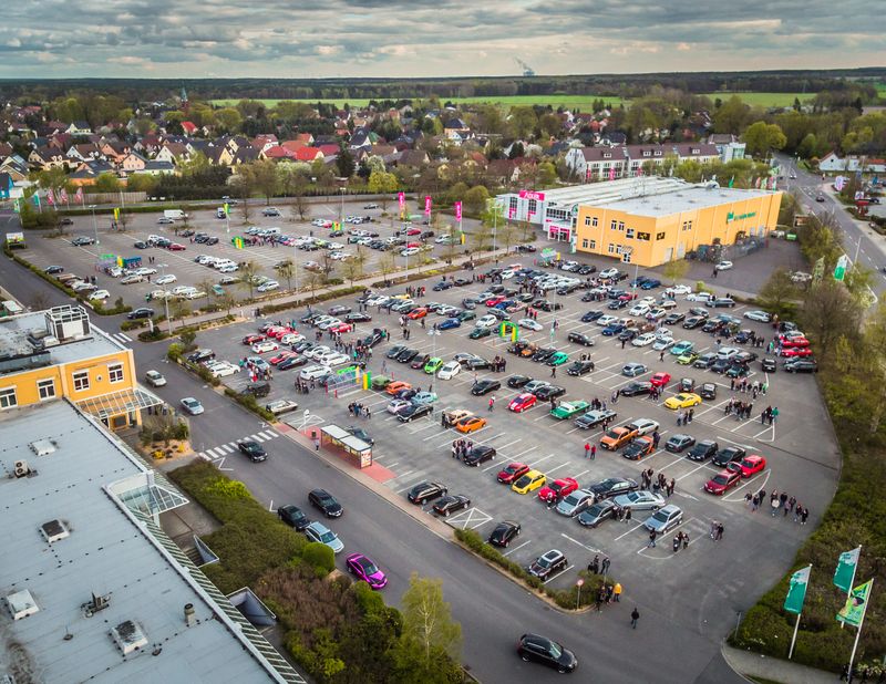 Der LausitzPark Parkplatz war der erste Treffpunkt zum Cottbuser Carfreitag