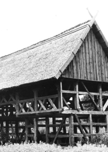Aufbau der groen Stallgalerie im Freilandmuseum Lehde_Foto_Lutz_Krner _Sammlung MuseumOSL