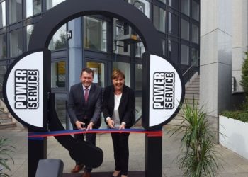 Oberbürgermeister Holger Kelch & Power Service-Chefin Ilona Weigand