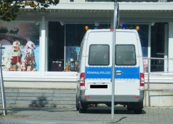 Kripo in der Karl-Liebknecht-Straße