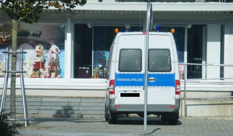 Kripo in der Karl-Liebknecht-Straße