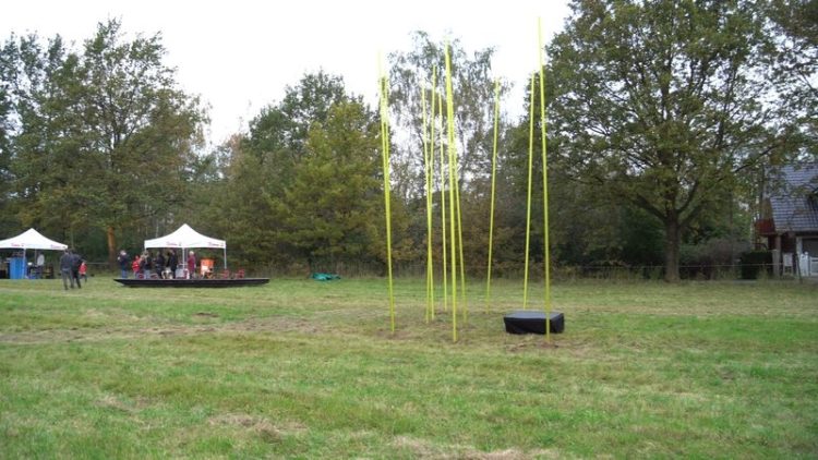 Kunstinstallation auf dem Grundstück des künftigen Kinderhauses "Pusteblume"
