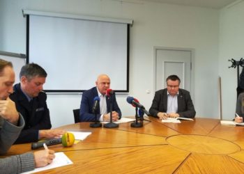 Pressekonferenz der Stadt Cottbus nach Angriff auf Ehepaar