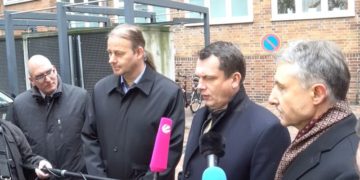 Staatssekretär Thomas Drescher, Oberbürgermeister Holger Kelch und Innenminister Karl-Heinz Schröter