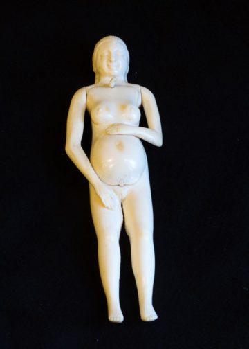 Elfenbein Miniatur Die Schwangere aus dem Naturalienkabinett Waldenburg_Foto MuseumOSL
