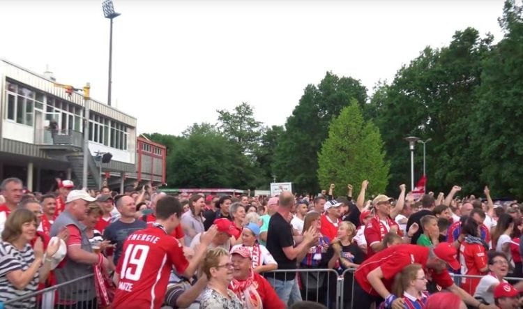 Public Viewing im Stadion der Freundshcaft in Cottbus
