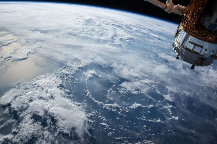 ISS über Erde