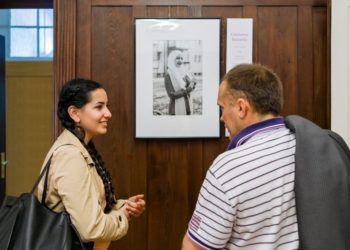 Ausstellung in Cottbus „Fremde Freundinnen – Gesichter der Migration“