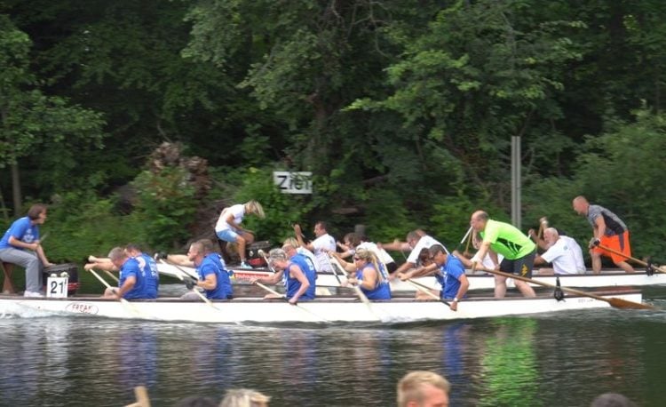 Zieleinfahrt Cottbuser Drachenbootregatta 2018