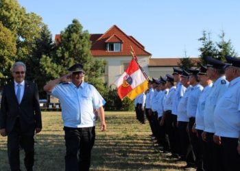 Ein Hauch von Zapfenstreich für den Kreisbrandmeister des Spree-Neiße Kreises
