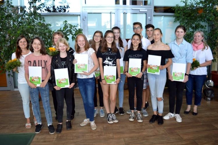 Elbe-Elster Kreistag ehrt Schüler für Wettbewerbsleistungen