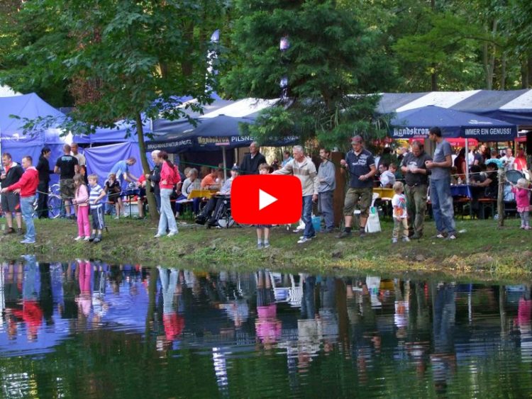 Archivfoto Fischerfest Peitz Angeln im Volkspark