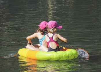 Gefahr durch Blaualgen im Branitzer und Madlower Badesee