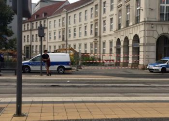 Sperrung während des Einsatzes vor der Cottbuser Hauptpost