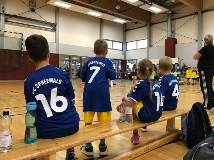 Handballfest in Lauchhammer: Guter Saisoneinstieg der F-Jugend des HC Spreewald