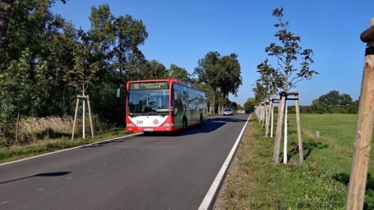 Ortsdurchfahrt Gulben Bus von Cottbusverkehr