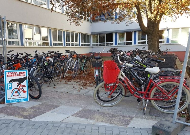 47 Fahrräder vom Schulhof geklaut. Cottbuser Schüler mussten zusehen