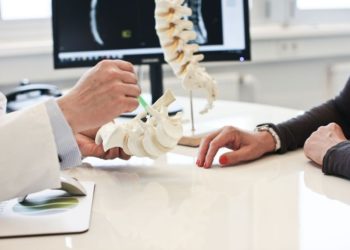 Ligamenta Wirbelsäulenzentrum / pixelio.de