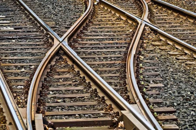 Zugausfälle erwartet. Bahngewerkschaft EVG droht mit Warnstreiks