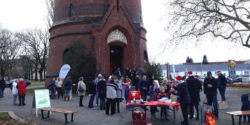 Offenes Kalendertürchen am Forster Wasserturm