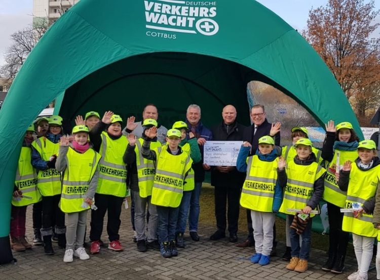 Verkehrswacht Cottbus freut sich über 5.000 Euro