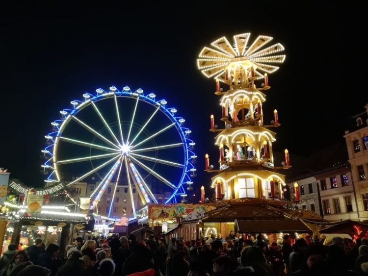 Tannen vom Cottbuser Weihnachtsmarkt werden verschenkt