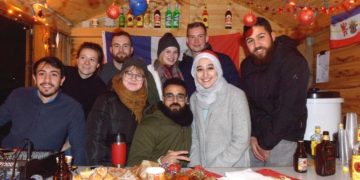 Studentischer Weihnachtsmarkt bezauberte mit kultureller Vielfalt