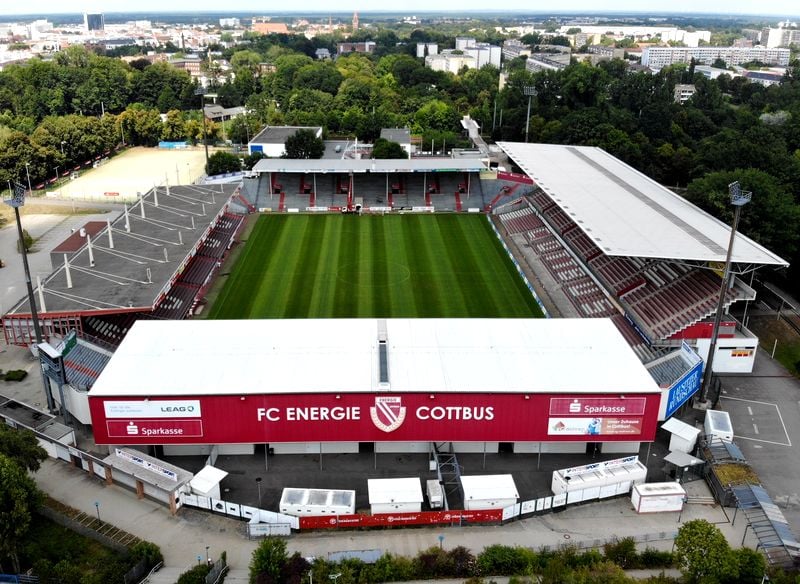 FCE: Sparkasse Spree-Neiße kauft Namensrechte am Stadion der Freundschaft