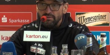 FCE Trainer Claus-Dieter Wollitz in der Pressekonferenz vor dem Ligaspiel gegen Wehen Wiesbaden