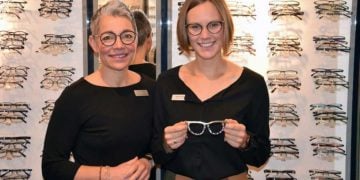Senftenbergerin mit Siegerbrille aus den Sixties zum 2. Platz