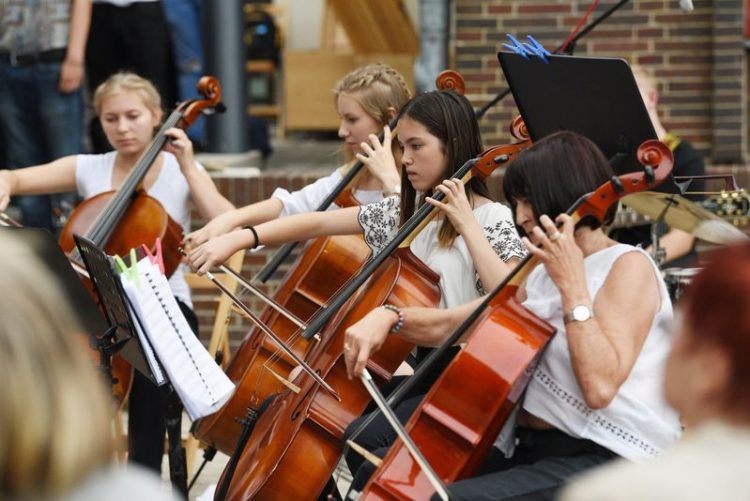 Frühlingskonzert mit zwei Orchestern in der Oberkirche