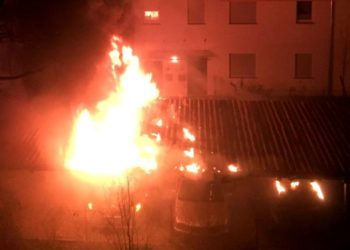 13 Autos brannten in der Cottbuser Breitscheidstraße