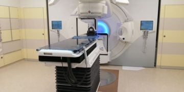 CTK-Linearbeschleuniger der neuen Strahlentherapie senden erste Strahlen