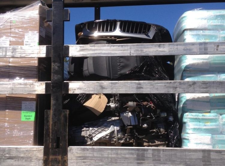 Gestohlene Fahrzeugteile auf Sattelzug entdeckt