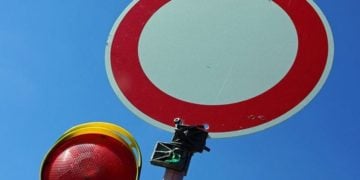 Eisenhüttenstadts Bürger ignorieren Absperrungen an Diehloer Fußgängerbrücke