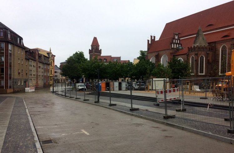 Cottbus: Verkehr rollt wieder am Oberkirchplatz