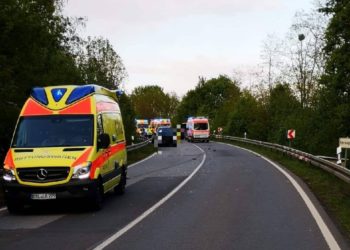 Lauchhammer: Schwerer Verkehrsunfall auf der B169. Neun Verletzte