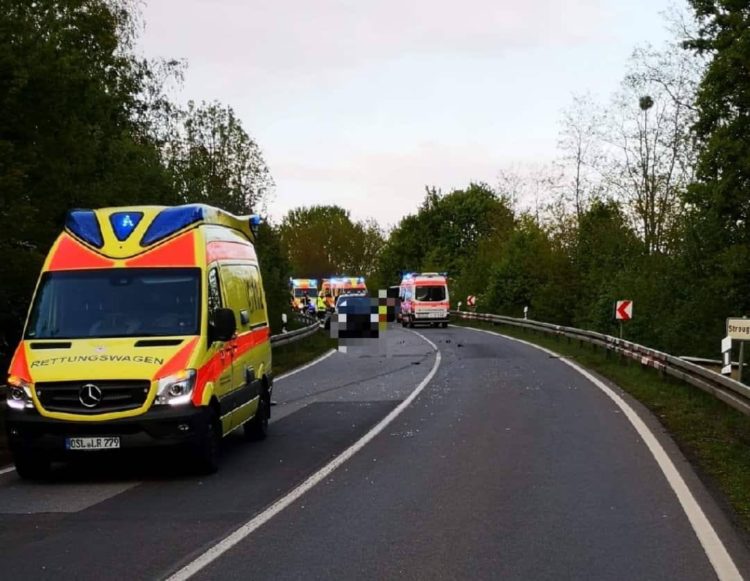 Lauchhammer: Schwerer Verkehrsunfall auf der B169. Neun Verletzte