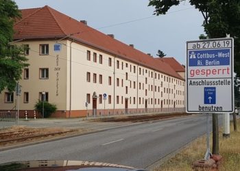 Hinweisschild A15 Cottbus West Sperrung