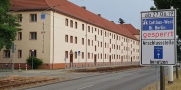 Hinweisschild A15 Cottbus West Sperrung