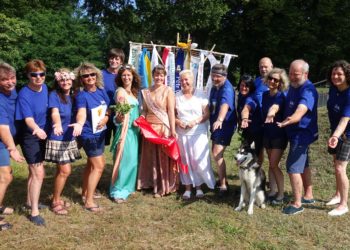 Neiße-Fee trifft Rosenkönigin. Die Neiße als verbindender Fluss