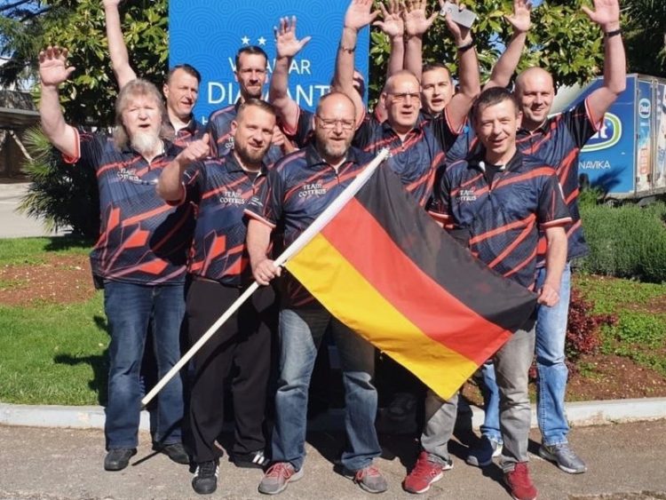 Cottbuser Dart Club gewinnt Europaturnier im E-Dart