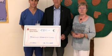 Geld statt Trauerblumen. 1.800 Euro Spende von ehemaligem CTK-Arzt