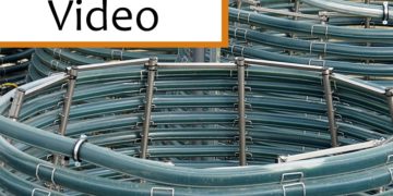 Weltpremiere: Landwirtschaft im Schlauch. Algenreaktor in Cottbus gestartet