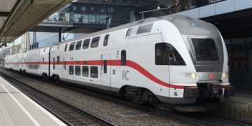 Vorläufiger Designentwurf für KISS-Züge in der Intercity-Flotte der DB.; Foto: DB/Priegnitz, Bearbeitung: N+P Industrial Design