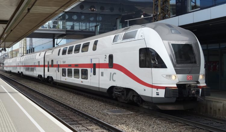 Vorläufiger Designentwurf für KISS-Züge in der Intercity-Flotte der DB.; Foto: DB/Priegnitz, Bearbeitung: N+P Industrial Design