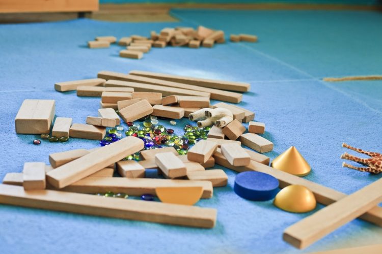 Brandenburg untersagt Kita-Erziehungsmethode "Rangeln und Kuscheln"